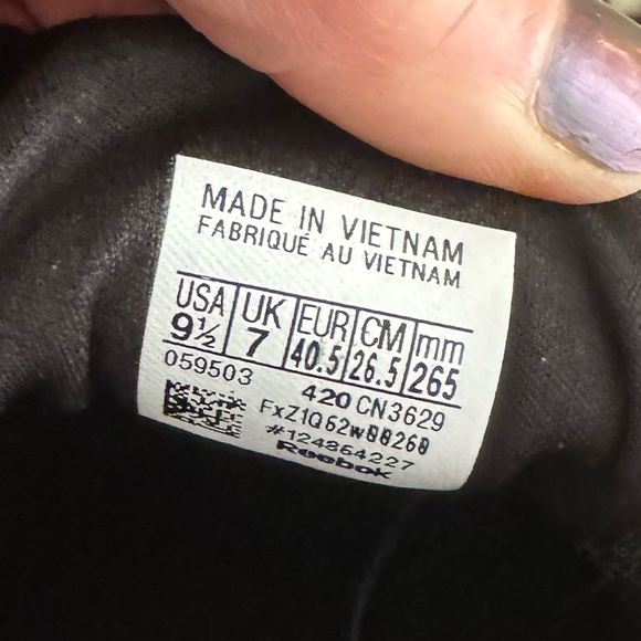 Women’s Reeboks - Picture 4 of 4